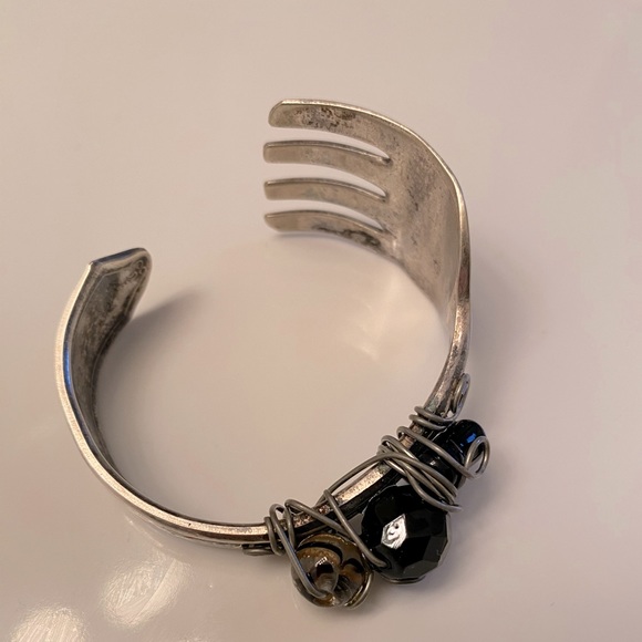 Handmade antique fork bracelet - Picture 2 of 4